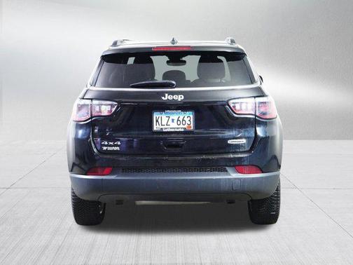 Diamond Black Crystal Pearlcoat 2023 Jeep Compass Latitude Lux