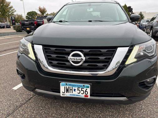 2018 Nissan Pathfinder SV