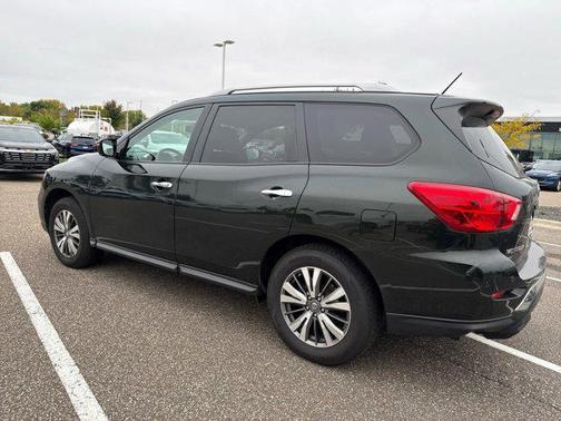 2018 Nissan Pathfinder SV
