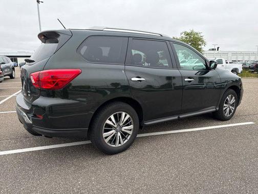 2018 Nissan Pathfinder SV