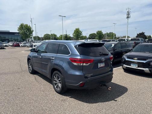 Shoreline Blue Pearl 2017 Toyota Highlander XLE