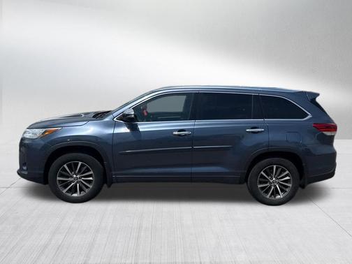 Shoreline Blue Pearl 2017 Toyota Highlander XLE