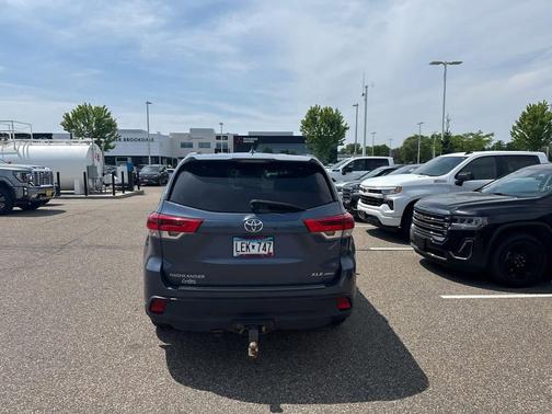 Shoreline Blue Pearl 2017 Toyota Highlander XLE