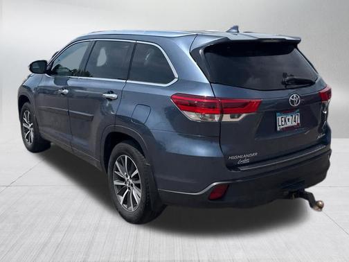 Shoreline Blue Pearl 2017 Toyota Highlander XLE
