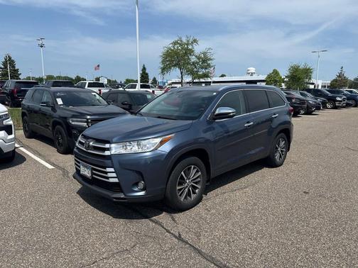 Shoreline Blue Pearl 2017 Toyota Highlander XLE