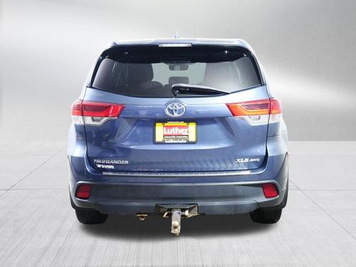 Shoreline Blue Pearl 2017 Toyota Highlander XLE
