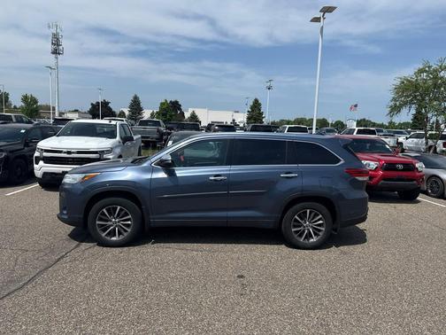 Shoreline Blue Pearl 2017 Toyota Highlander XLE