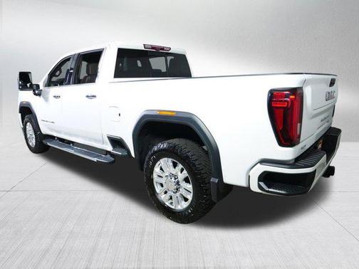 White Frost Tricoat 2022 GMC Sierra 2500 Denali