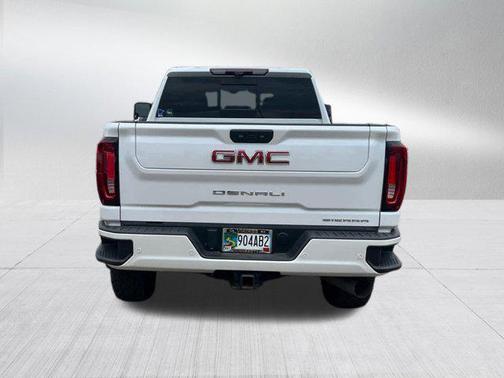 White Frost Tricoat 2022 GMC Sierra 2500 Denali