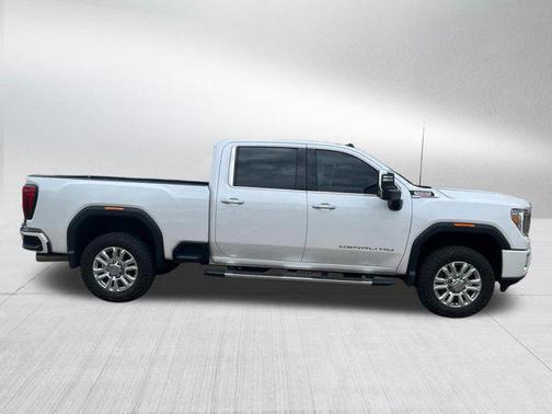 White Frost Tricoat 2022 GMC Sierra 2500 Denali