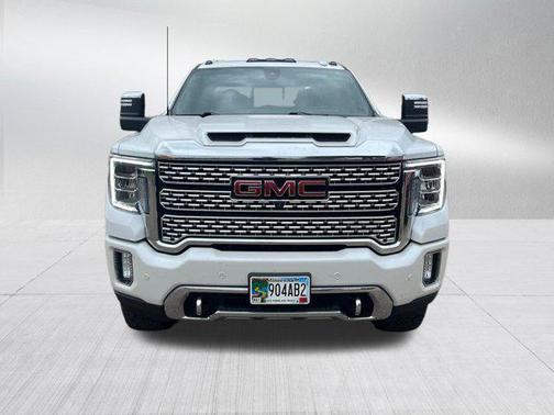 White Frost Tricoat 2022 GMC Sierra 2500 Denali