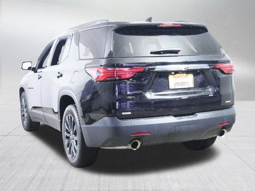 Mosaic Black Metallic 2024 Chevrolet Traverse RS