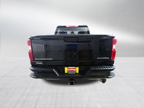 Mosaic Black Metallic 2022 Chevrolet Silverado 2500 Custom