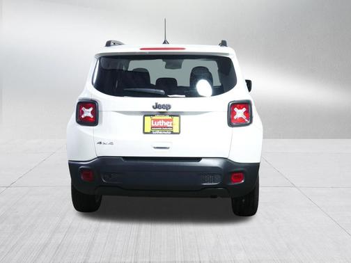 Alpine White Clearcoat 2023 Jeep Renegade Latitude