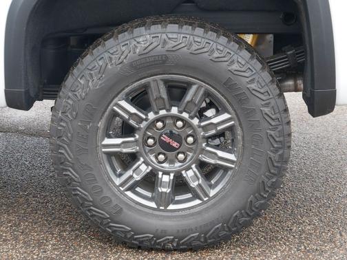 Summit White 2026 GMC Sierra 1500 AT4X