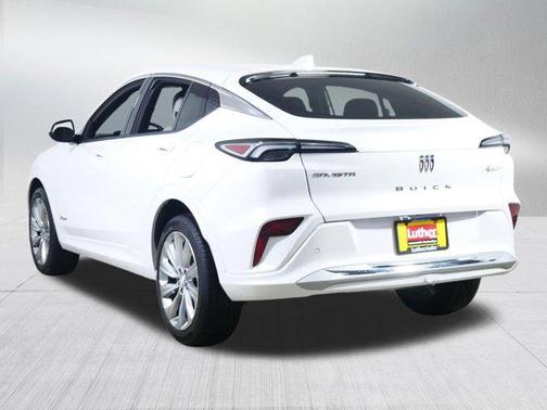 White Frost Tricoat 2024 Buick Envista Avenir FWD