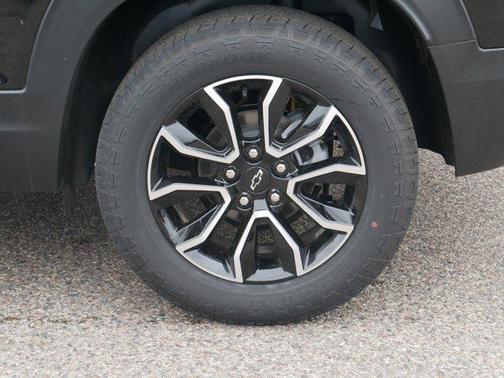 Mosaic Black Metallic 2026 Chevrolet Trailblazer ACTIV