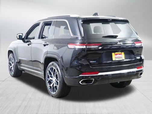 Diamond Black Crystal Pearlcoat 2024 Jeep Grand Cherokee 4xe Summit Reserve