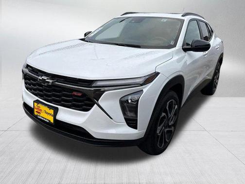 Summit White 2024 Chevrolet Trax FWD 2RS