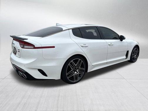 2022 Kia Stinger GT1