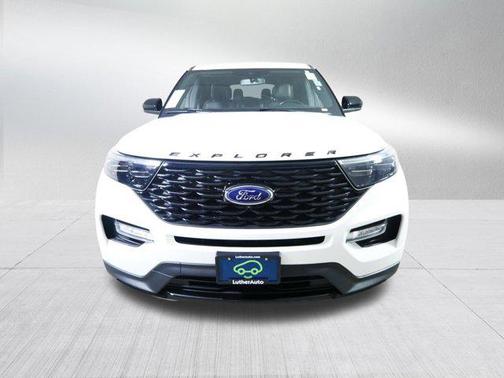 Star White Metallic Tri-Coat 2022 Ford Explorer ST-Line