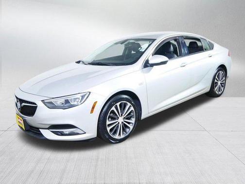2018 Buick Regal Sportback Essence