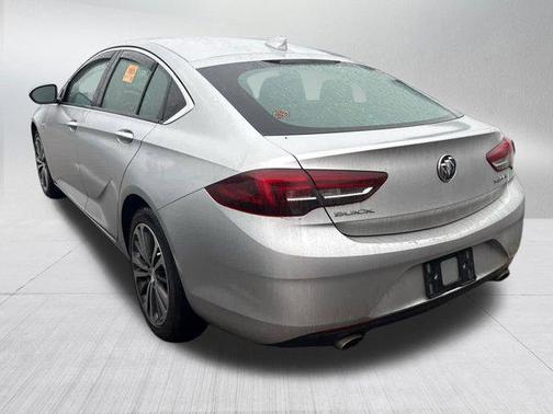 2018 Buick Regal Sportback Essence