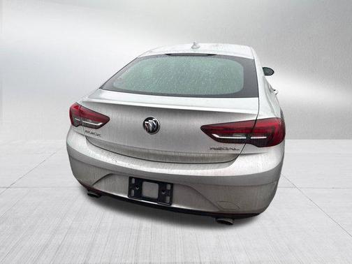 2018 Buick Regal Sportback Essence