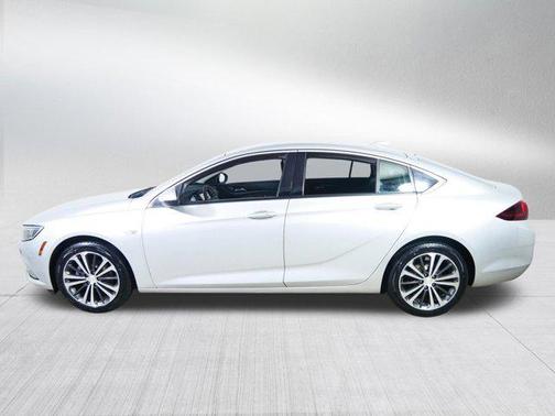 2018 Buick Regal Sportback Essence