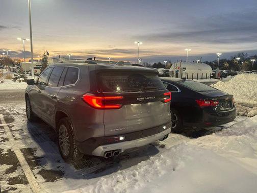 2024 GMC Acadia Denali