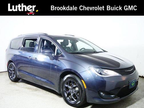 Maximum Steel Metallic Clearcoat 2019 Chrysler Pacifica Touring-L Plus