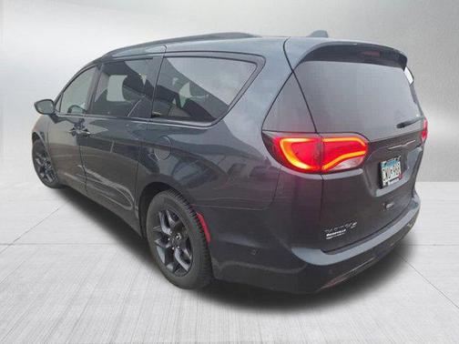 Maximum Steel Metallic Clearcoat 2019 Chrysler Pacifica Touring-L Plus