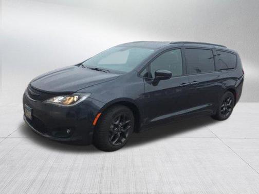 Maximum Steel Metallic Clearcoat 2019 Chrysler Pacifica Touring-L Plus