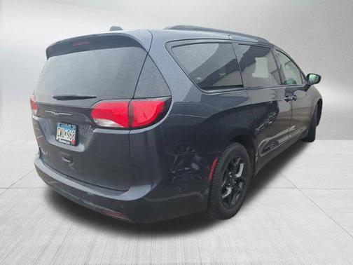 Maximum Steel Metallic Clearcoat 2019 Chrysler Pacifica Touring-L Plus
