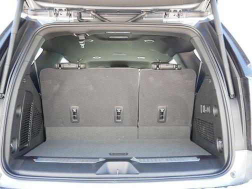 2025 Chevrolet Suburban LS