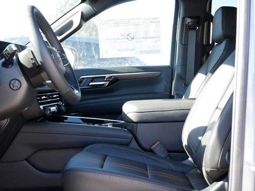 2025 Chevrolet Suburban LS