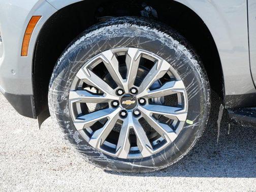 2025 Chevrolet Suburban LS