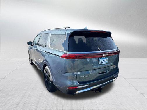 2024 Kia Carnival SX