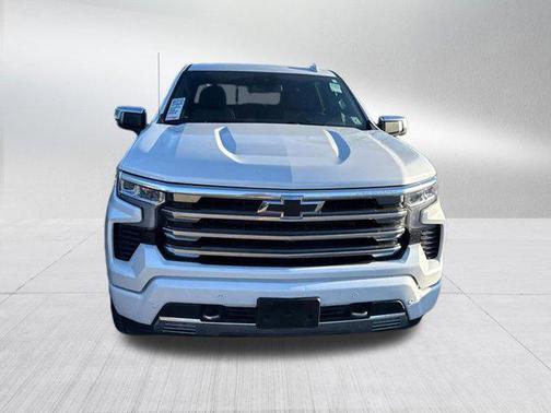 Iridescent Pearl Tricoat 2024 Chevrolet Silverado 1500 High Country
