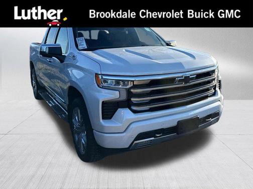 Iridescent Pearl Tricoat 2024 Chevrolet Silverado 1500 High Country