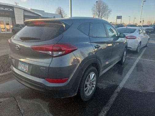 2017 Hyundai TUCSON SE