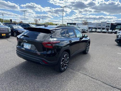 Mosaic Black Metallic 2024 Chevrolet Trax FWD 2RS
