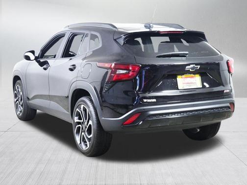 Mosaic Black Metallic 2024 Chevrolet Trax FWD 2RS