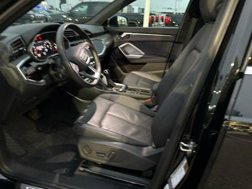 2024 Audi Q3 Premium 45 TFSI S line quattro Tiptronic