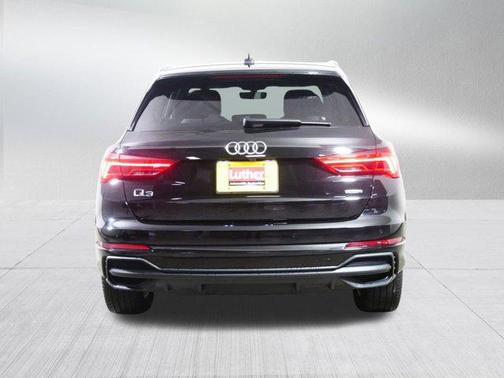 2024 Audi Q3 Premium 45 TFSI S line quattro Tiptronic