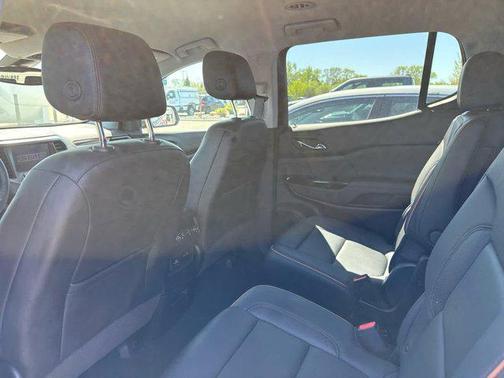 2023 GMC Acadia AWD AT4