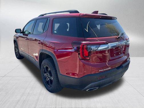 2023 GMC Acadia AWD AT4