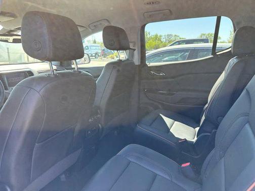 2023 GMC Acadia AWD AT4
