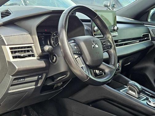 2022 Mitsubishi Outlander Black Edition