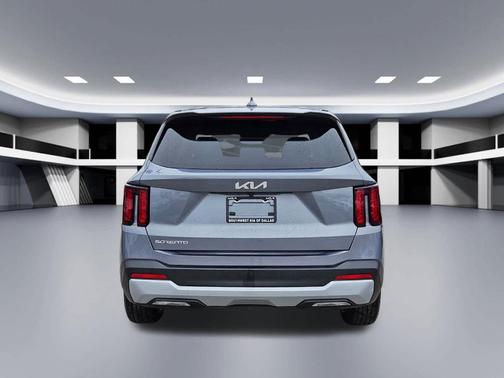 2024 Kia Sorento LX